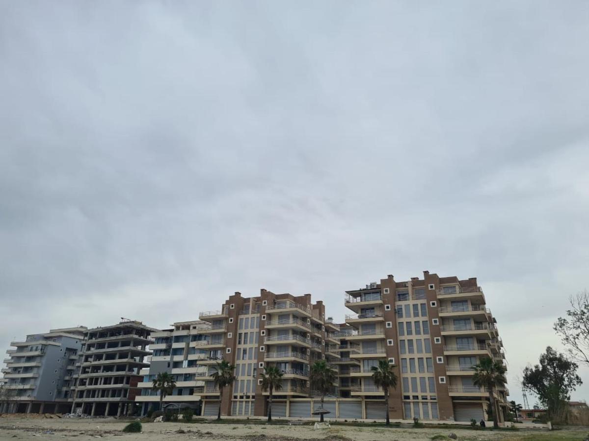 B4 Dusk Apartments R Vlorë Exteriör bild
